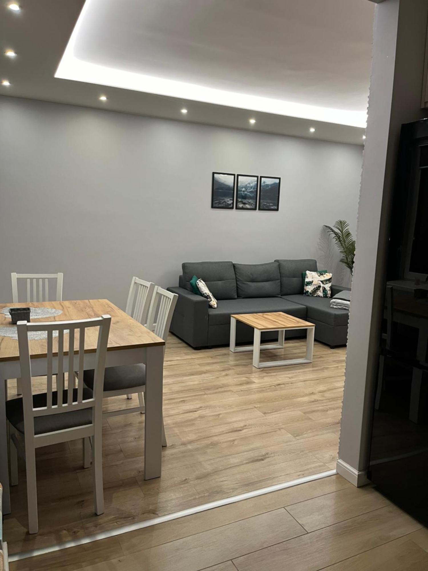 Apartamento Nowoczesny Apartament Z Przestronna Lazienka Stalowa Wola Exterior foto